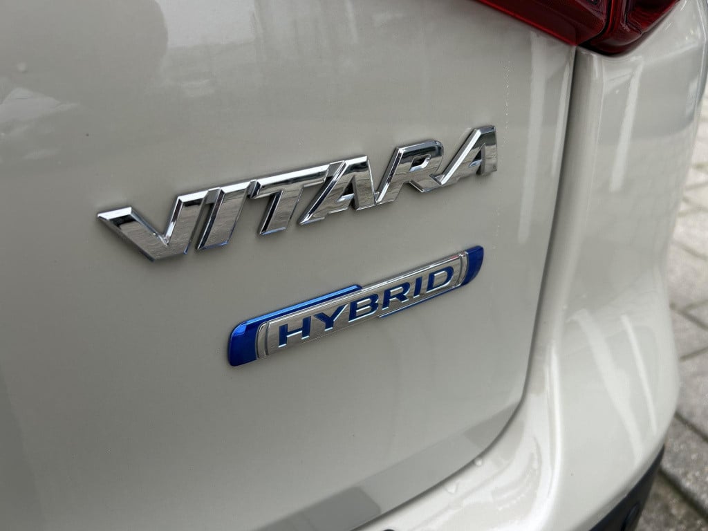Suzuki Vitara 1.4 boosterjet style smart hybrid