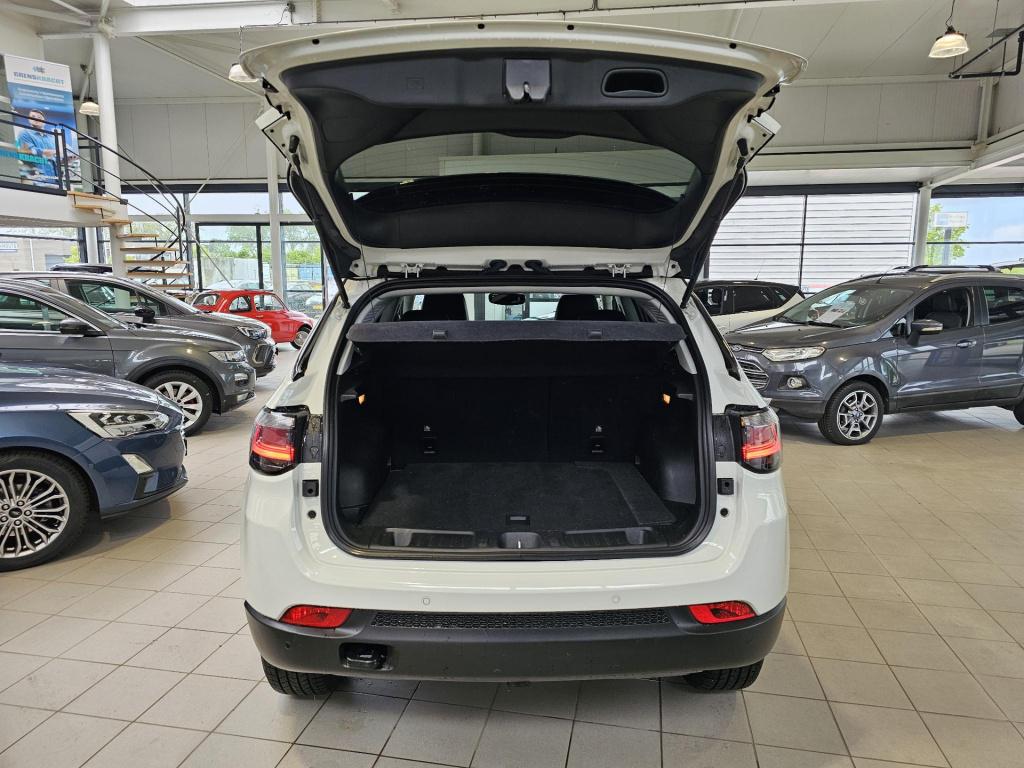 Jeep Compass 4xe 240 plug-in hybrid electric trailhawk