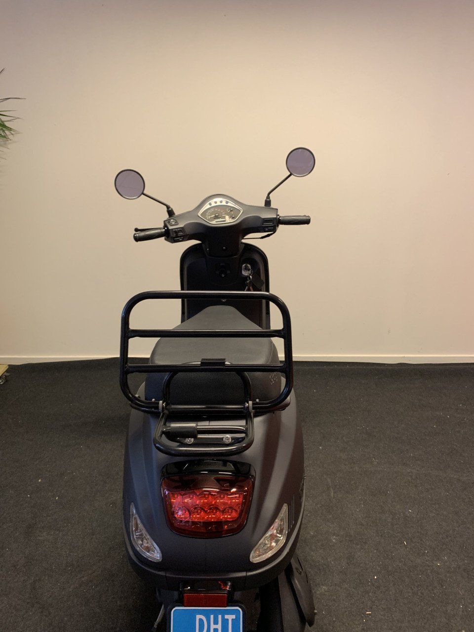 AGM VX 50 NU 895,= RIJKLAAR
