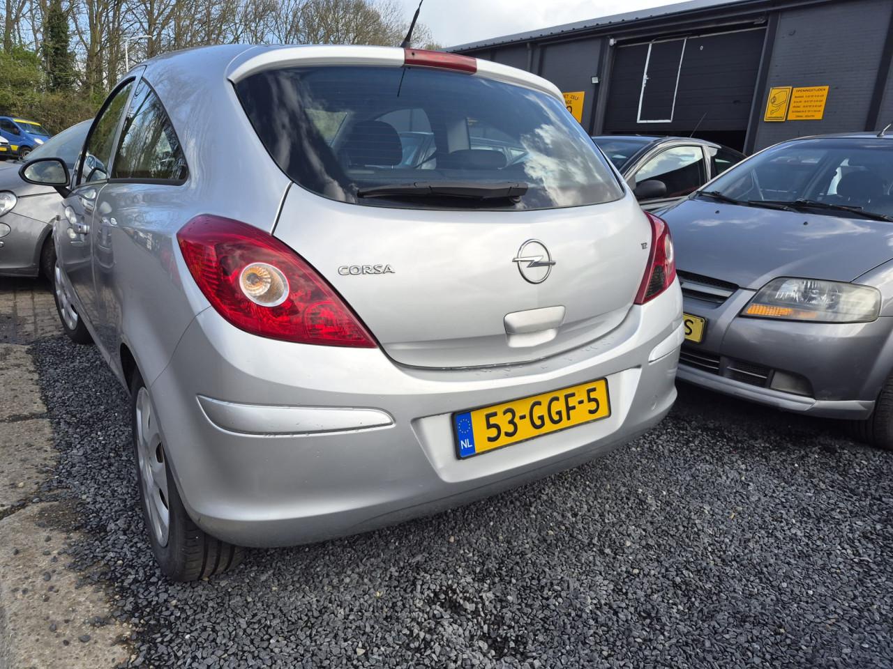 Opel Corsa 1.2-16V Automaat Apk 30-3-2027