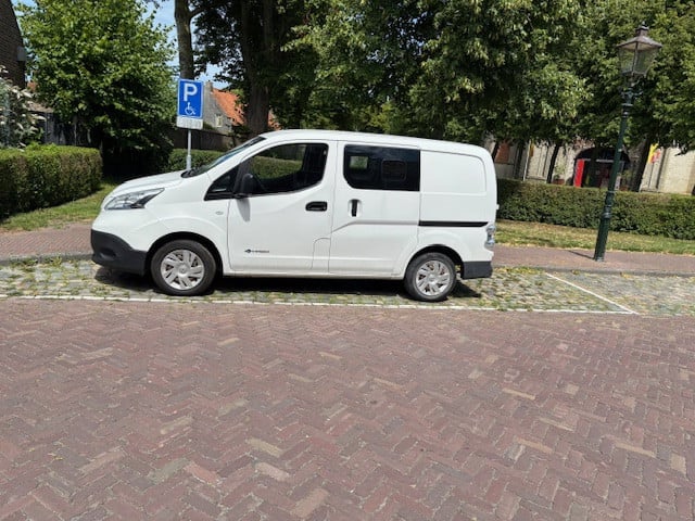 Nissan E NV200