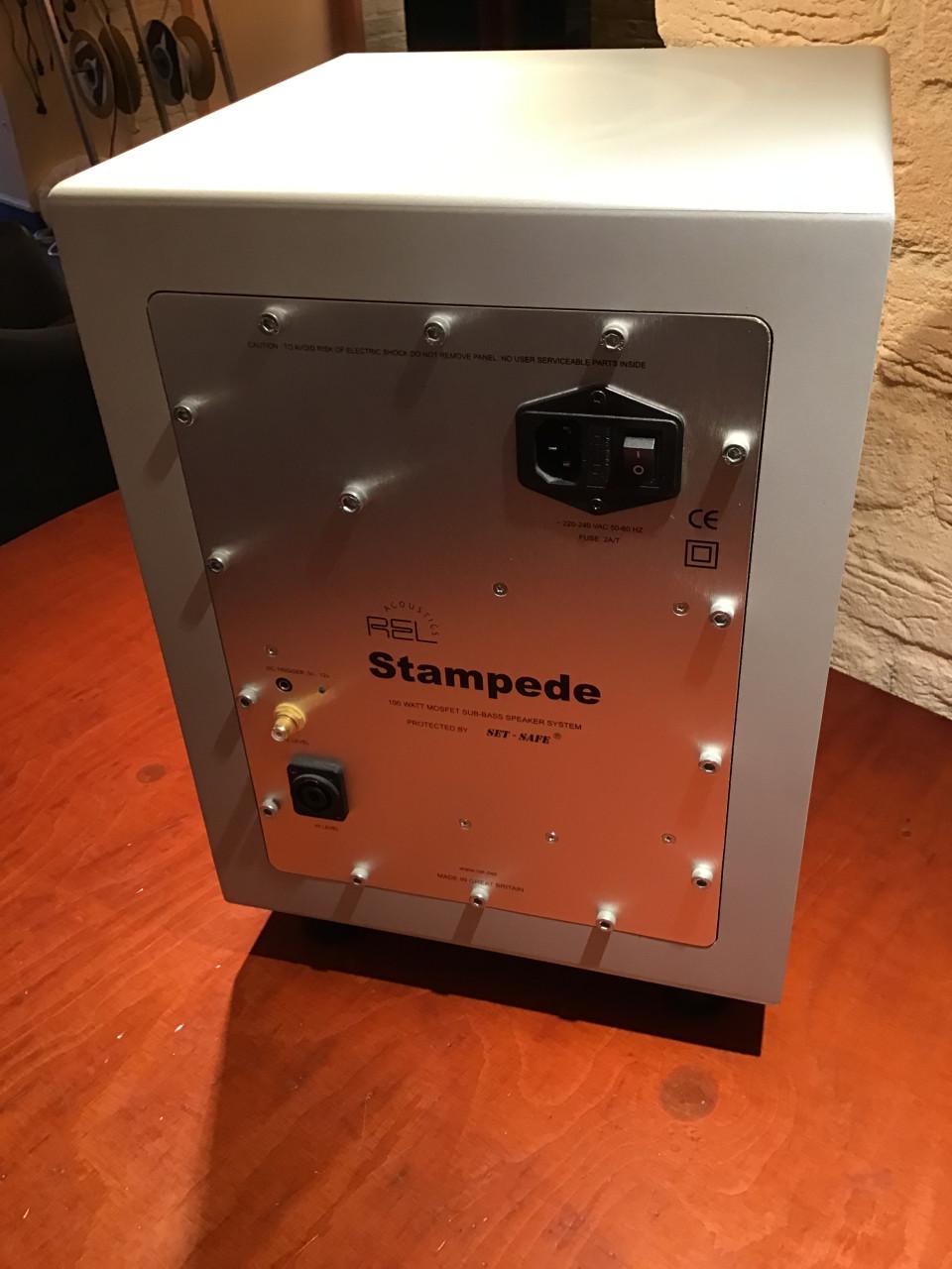 Rel subwoofer model STAMPEDE