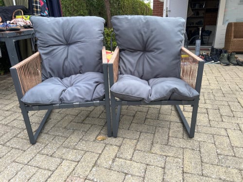 2 tuinstoelen als nieuw