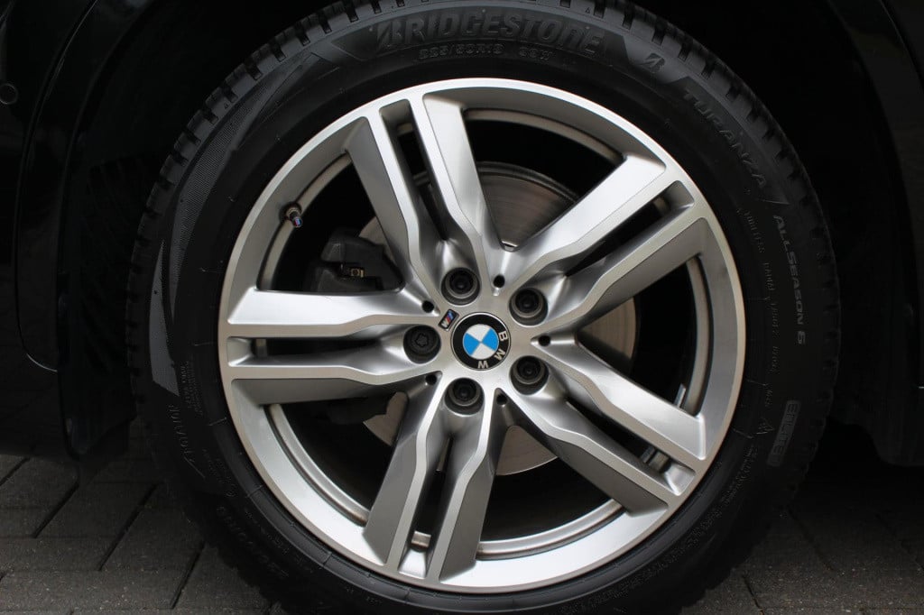 BMW X1 sdrive18i m sport - pano - leder - led - headup - navi plus - full o