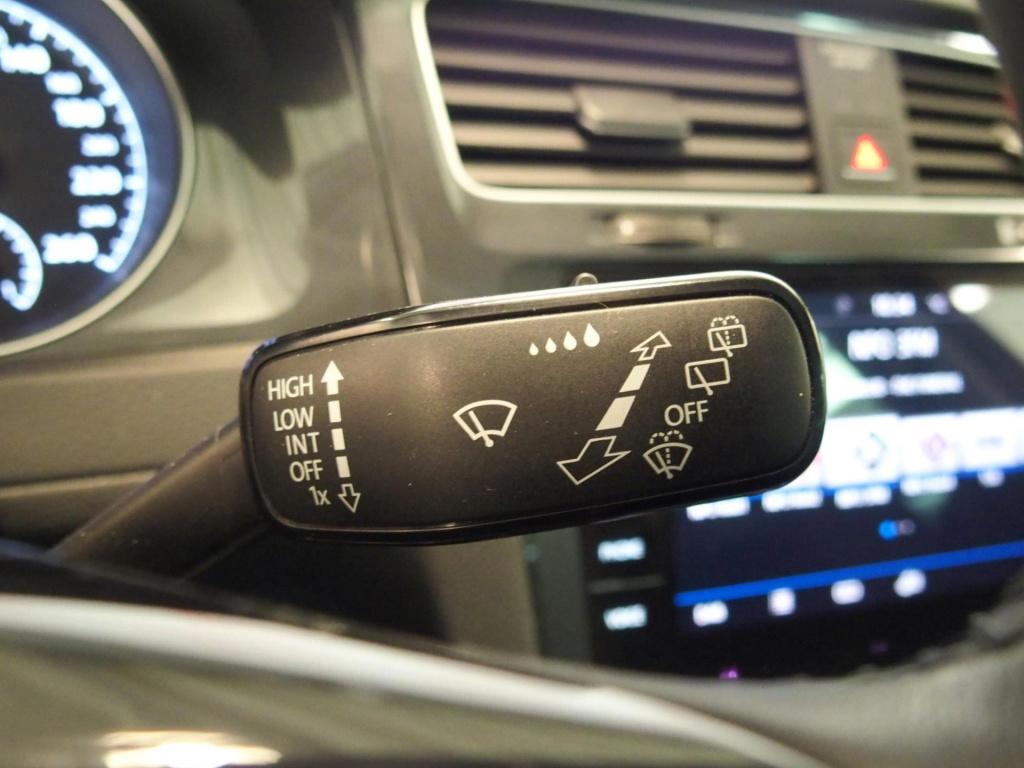 Volkswagen Golf 1.0 tsi comfortline business|stoelverwarming|all season ban