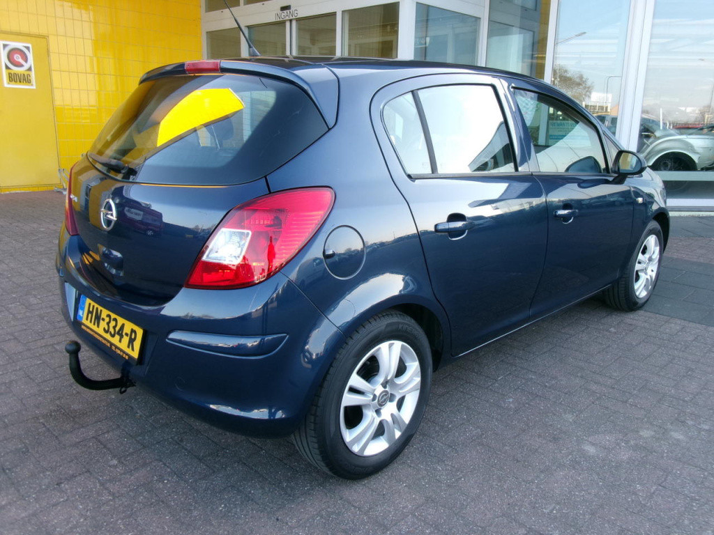 Opel Corsa 1.2-16v airco, cruise-control, trekhaak 5-drs