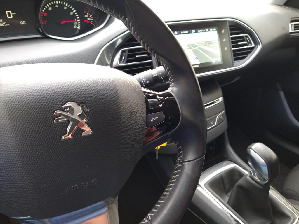 Peugeot 308 1.2 110 style clima/nav/lmv