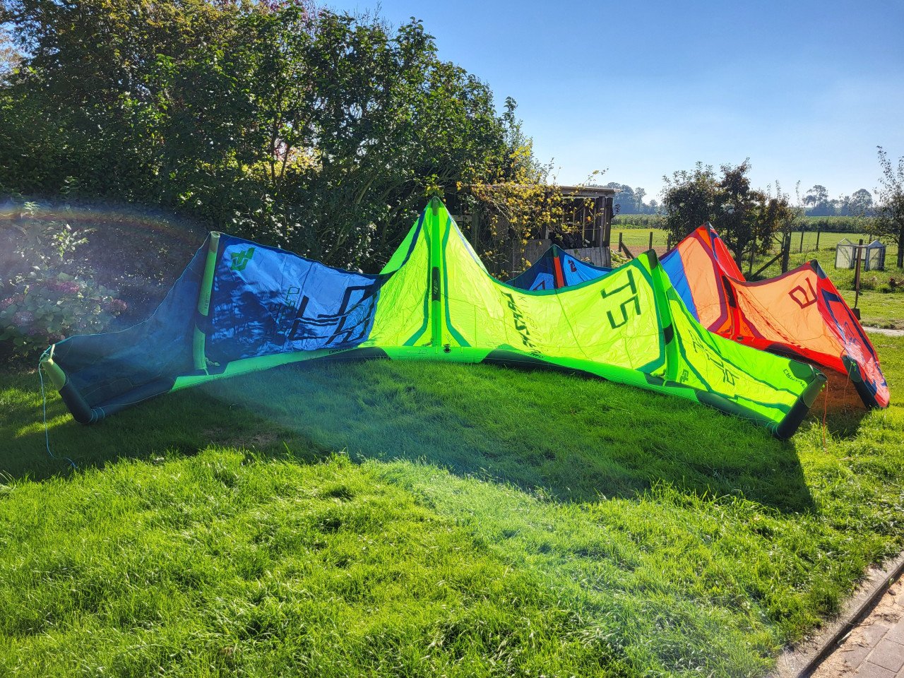 Crazyfly kites, board en bar
