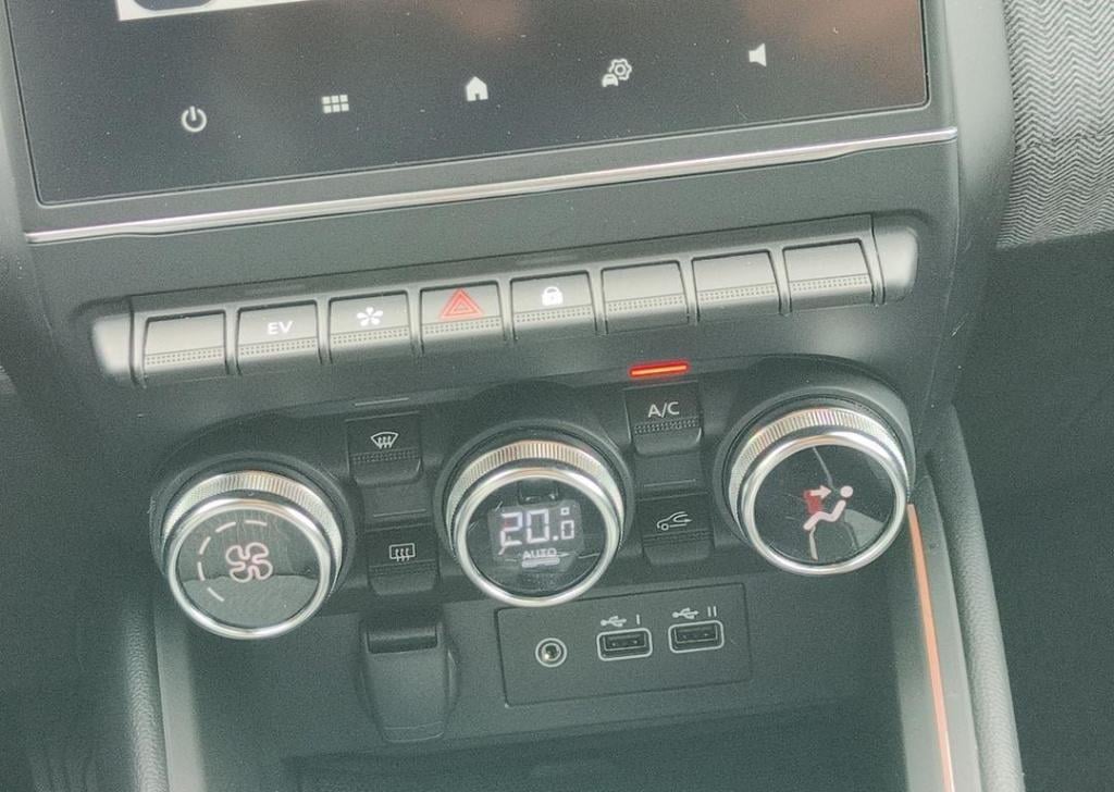 Renault Clio 1.6 e-tech full hybrid 145 techno