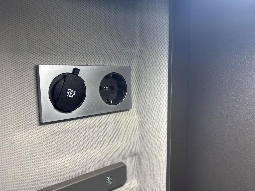 Volkswagen Transporter crafter 2.0tdi 177pk automaat grand california 600 |