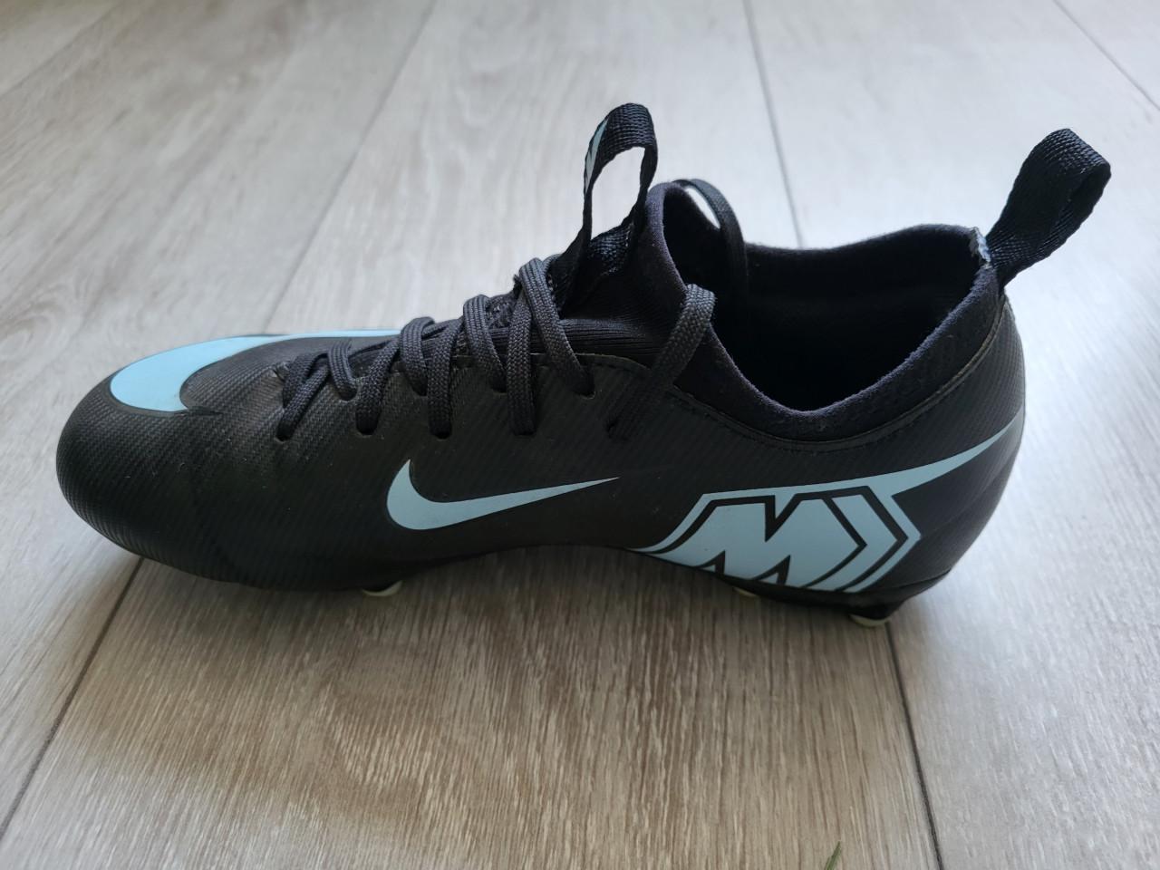 Voetbalschoen - Nike - maat 34