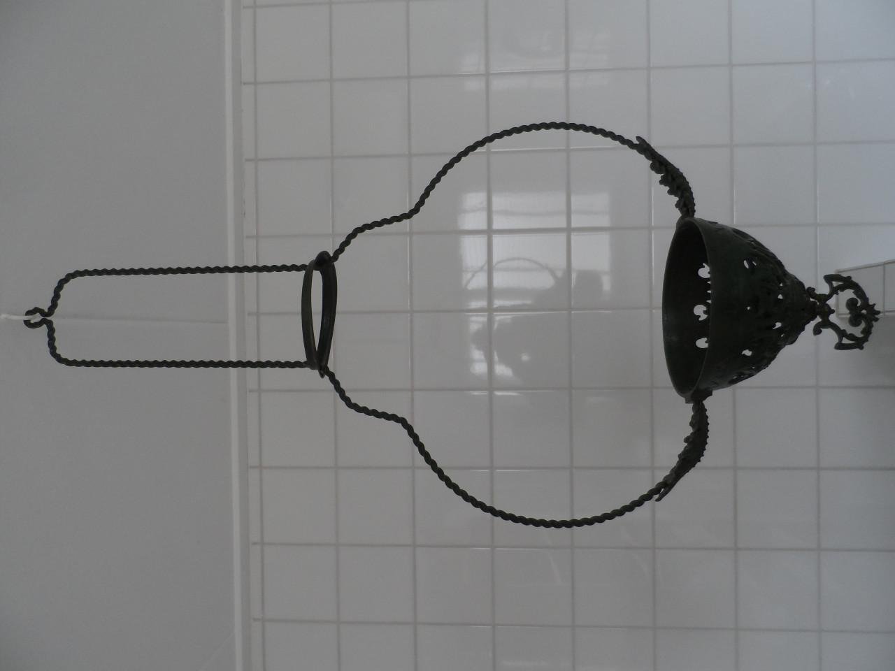 KERK TER BUTTINGEN. Lamphouder