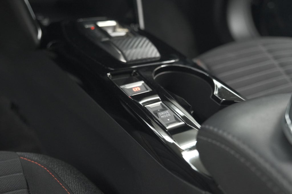 Peugeot E-2008 ev active pack 50 kwh | camera | navigatie | parkeersensoren