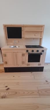 Steigerhouten speelkeuken