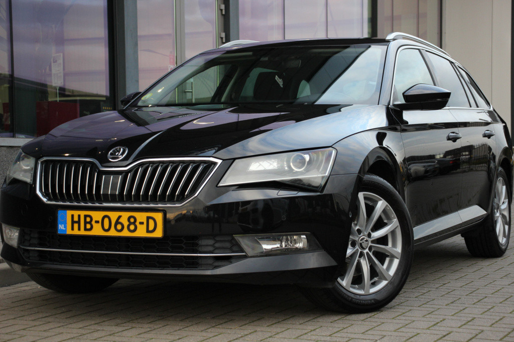 Skoda Superb combi 1.6 tdi style business | automaat | navi | camera