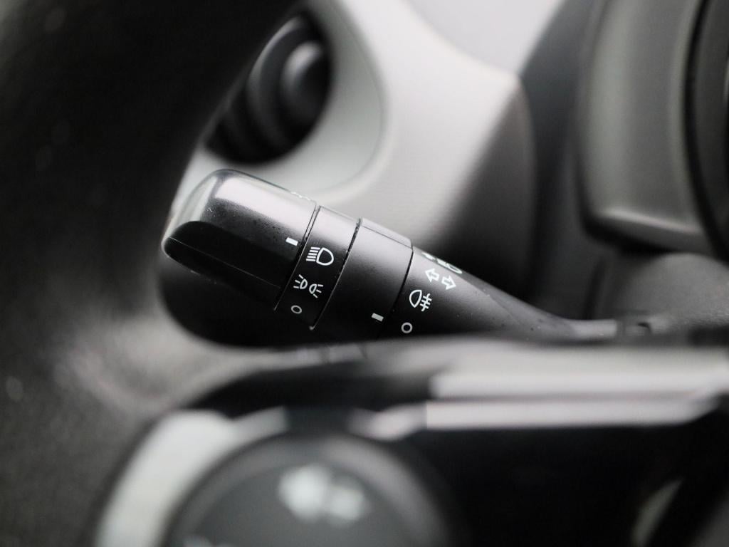 Peugeot 108 1.0 e-vti active | 5-deurs | lage km stand | airco | bluetooth 