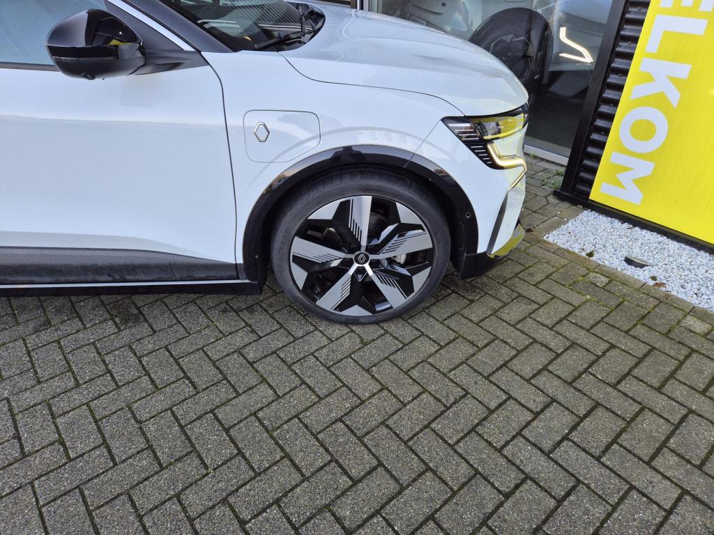 Renault Megane E-tech ev60 optimum charge techno 360° camera, blind spot de