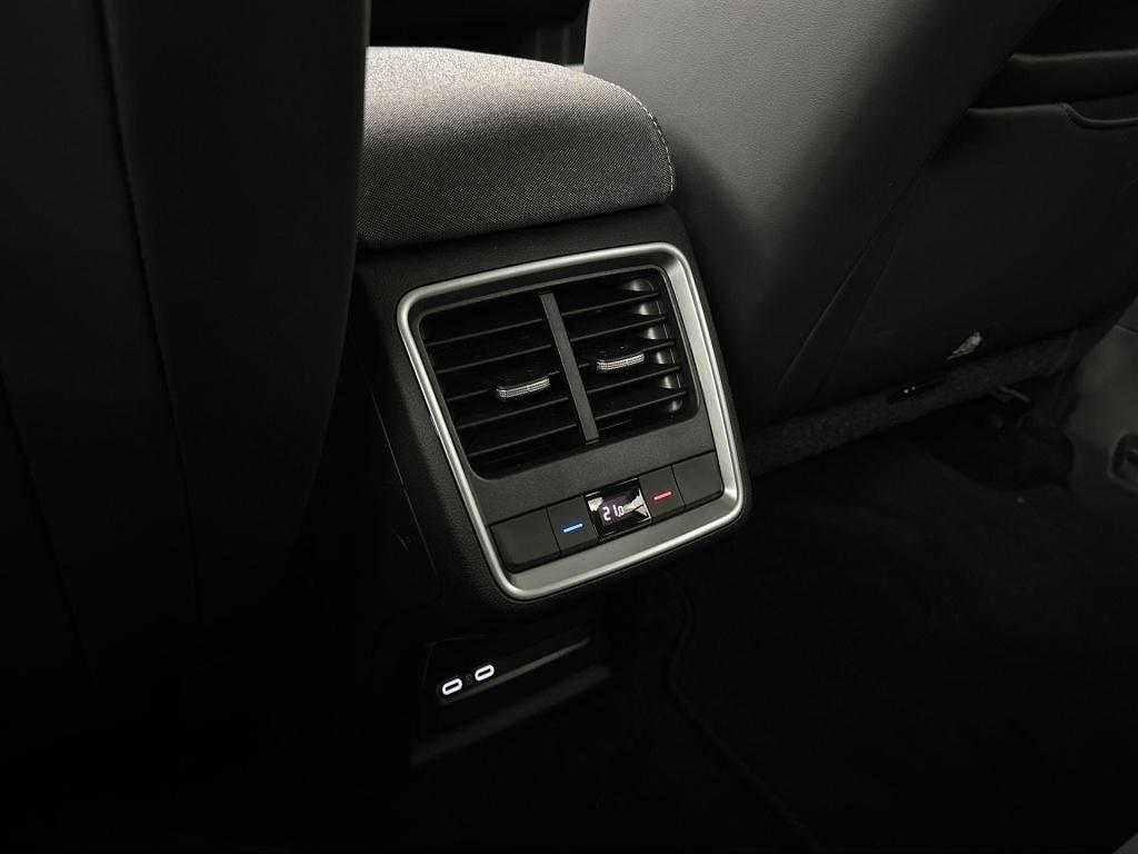Skoda Enyaq Iv business edition elektromotor 210 kw / 286 pk suv