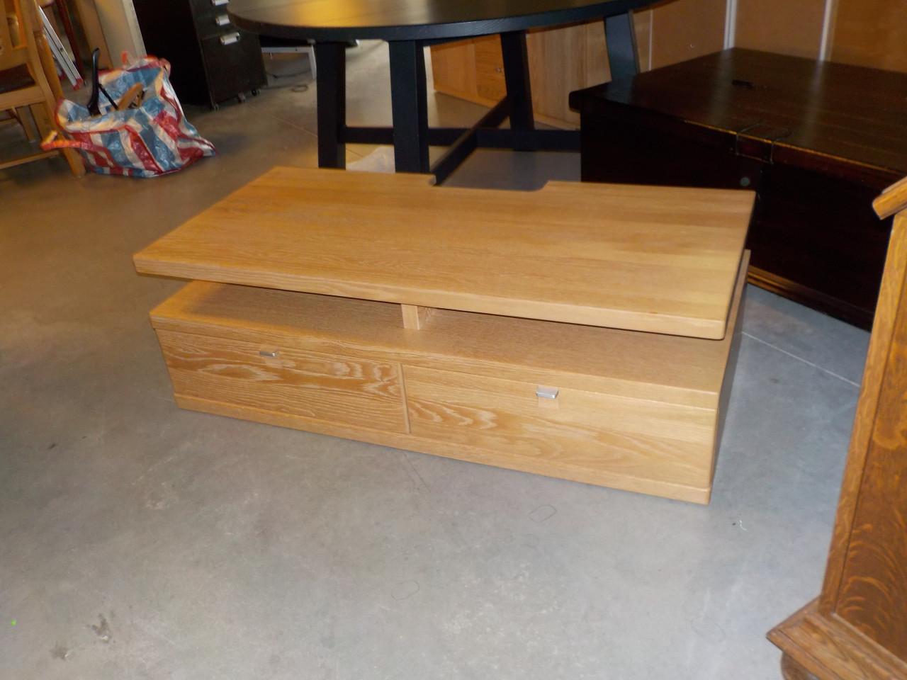 Massief eiken tv meubel in vrijwel nieuw staat