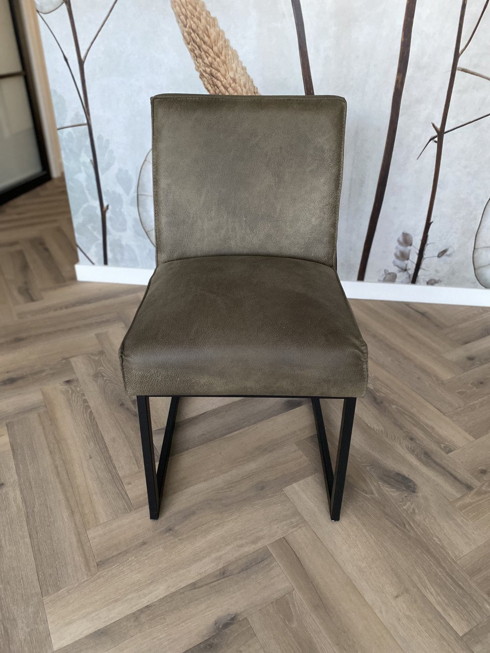 Eetkamertafel met 3 stoelen en eetbank