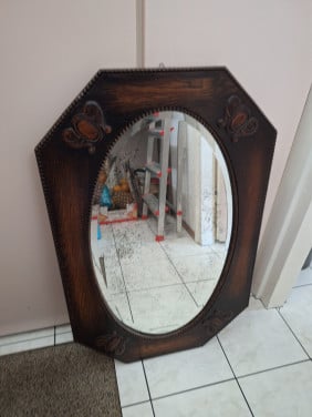 Grote oude spiegel