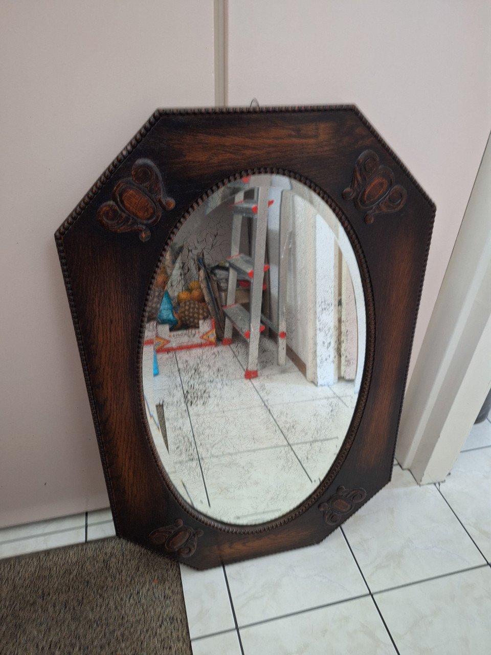 Grote oude spiegel