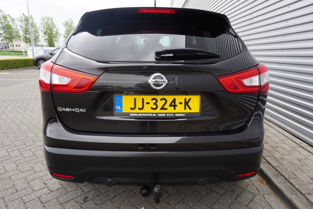 Nissan Qashqai 1.2 tekna climate / navi / camera / pano. / cruise / trekhaa