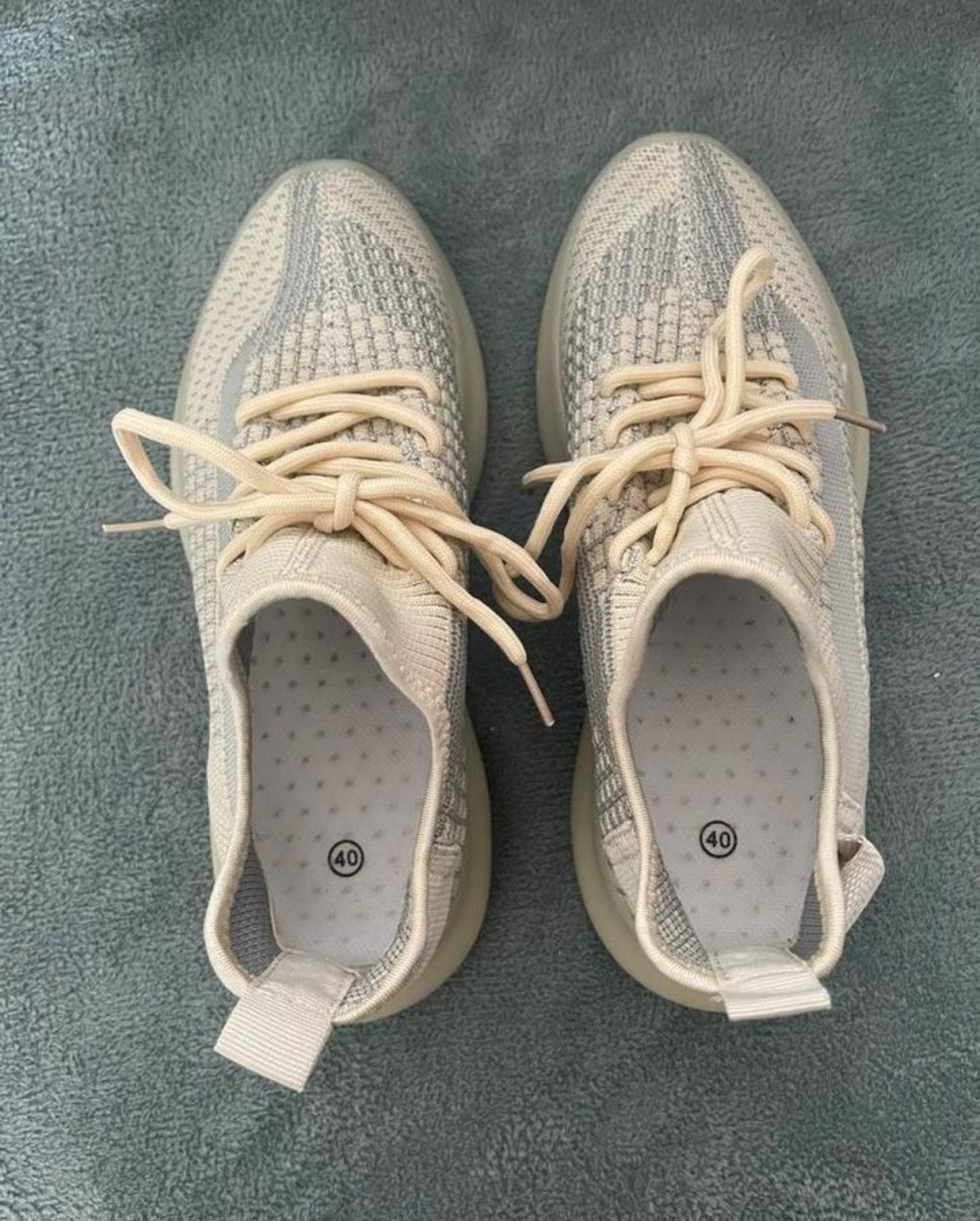 Gloednieuwe sneakers maat 40