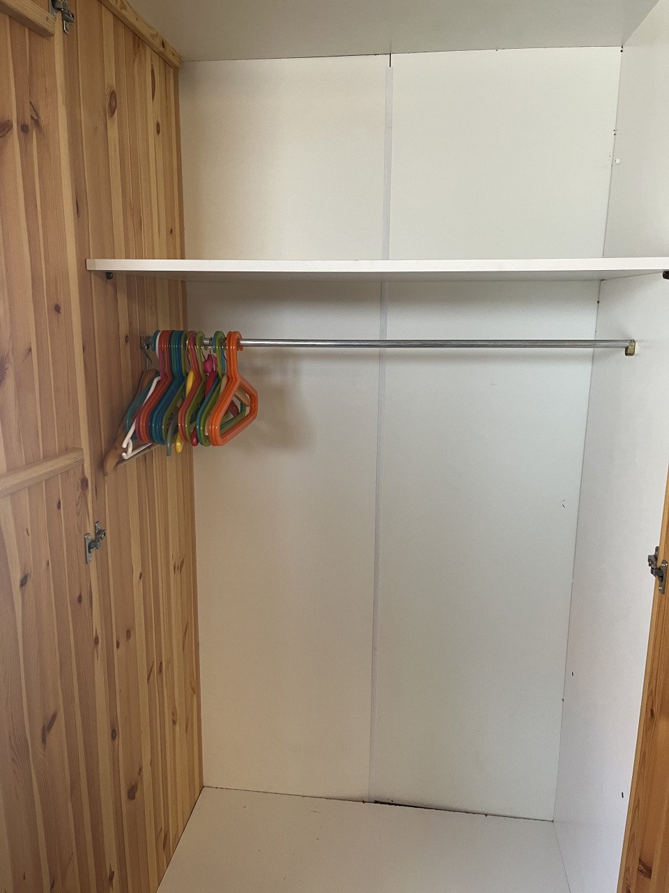 Grenen kast