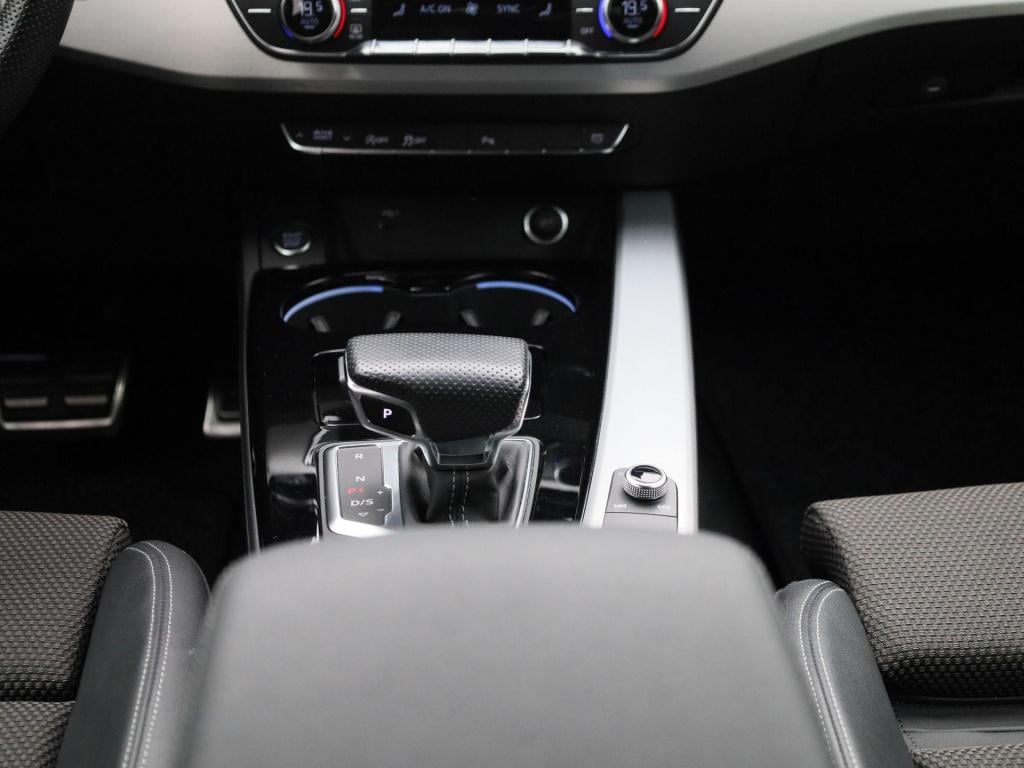 Audi A4 limousine 35 tfsi s edition competition | automaat | virtual cockpi