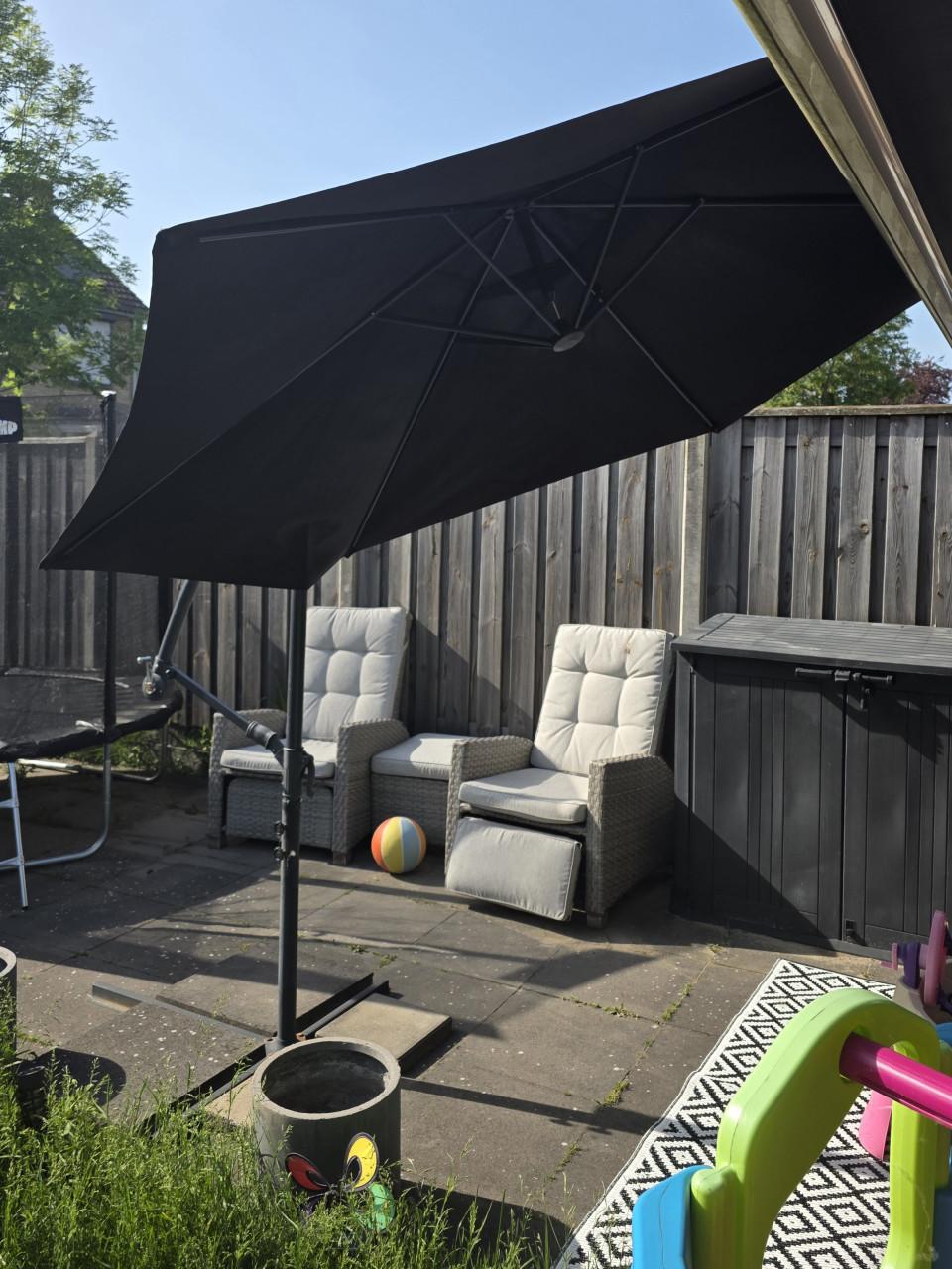 Zweefparasol 300 cm antraciet incl. hoes