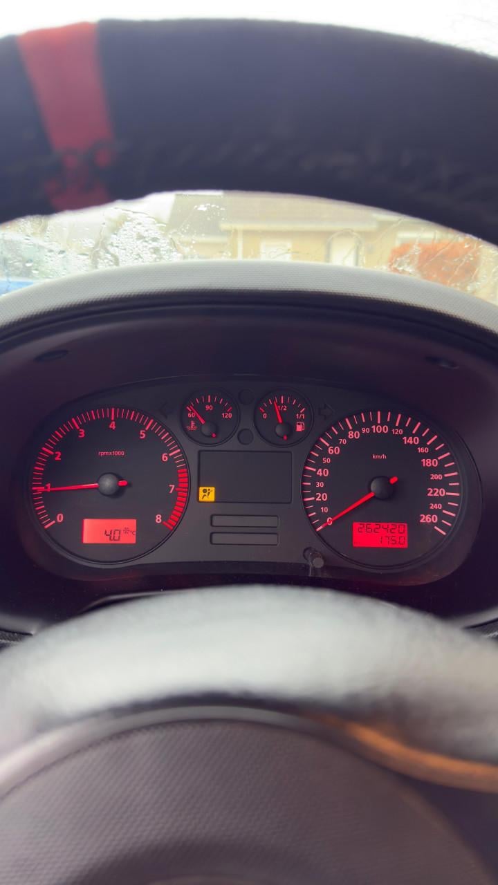 Seat Toledo 2.3 VR5 125KW 2003 Grijs