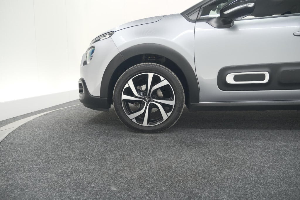 Citroen C3 puretech 110 shine | camera | navigatie | apple carplay | parkee