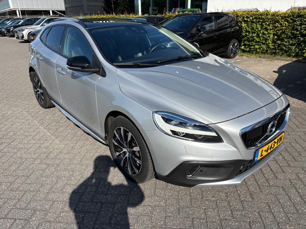 Volvo V40 cross country t3 153pk aut6 polar+ luxury| adap.cruise| pano| cam