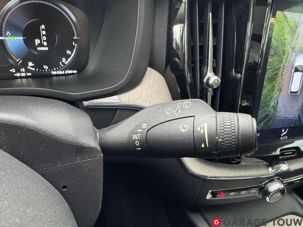 Volvo XC60 2.0 t8 twin engine awd inscription pano hud trekh