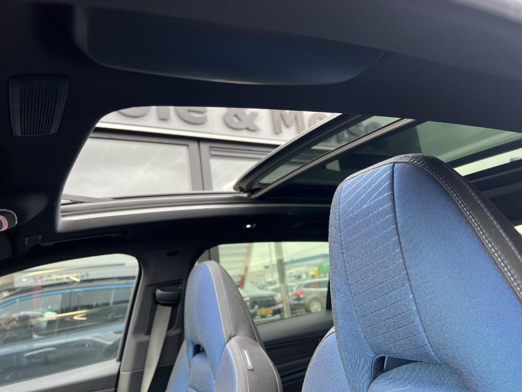 Lynk & Co 01 1.5 261pk phev 7dcth plug in hybrid , pano dak , 360gr camera 