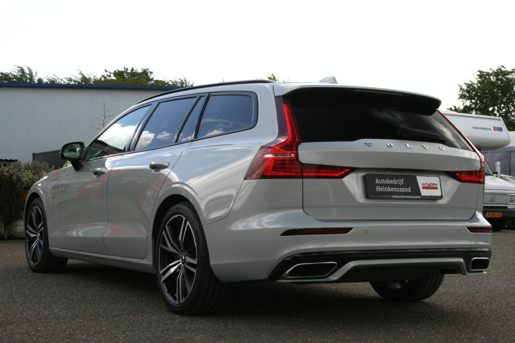 Volvo V60 2.0 t6 recharge awd r-design