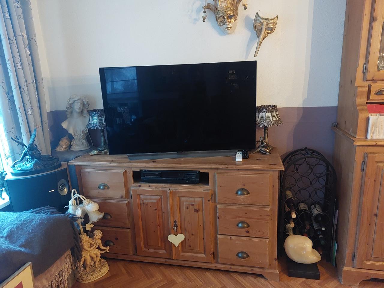 TV meubel ambachtelijk gemaakt