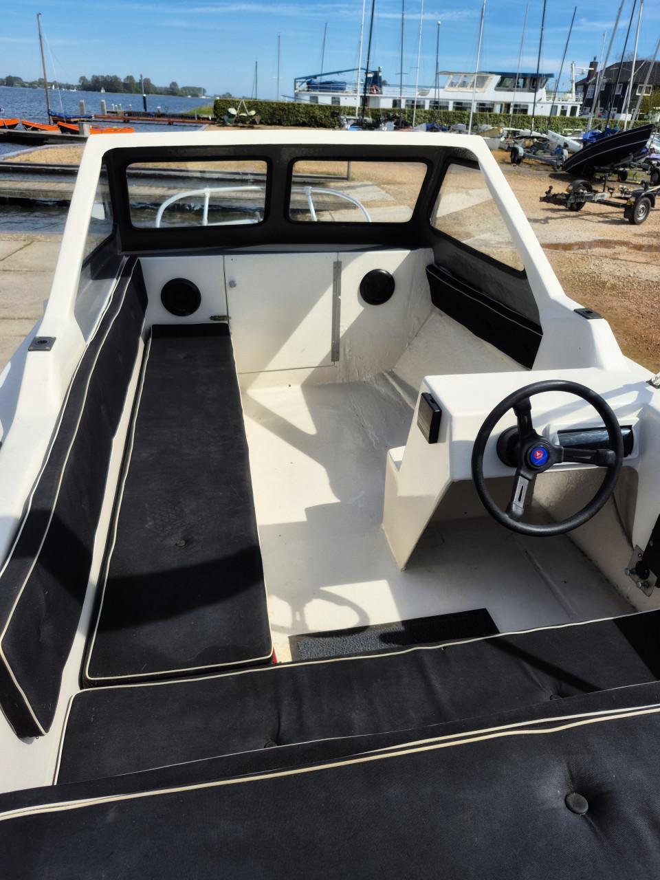 Beekman Alfa 485 consoleboot met Mercury 40 pk 4-takt