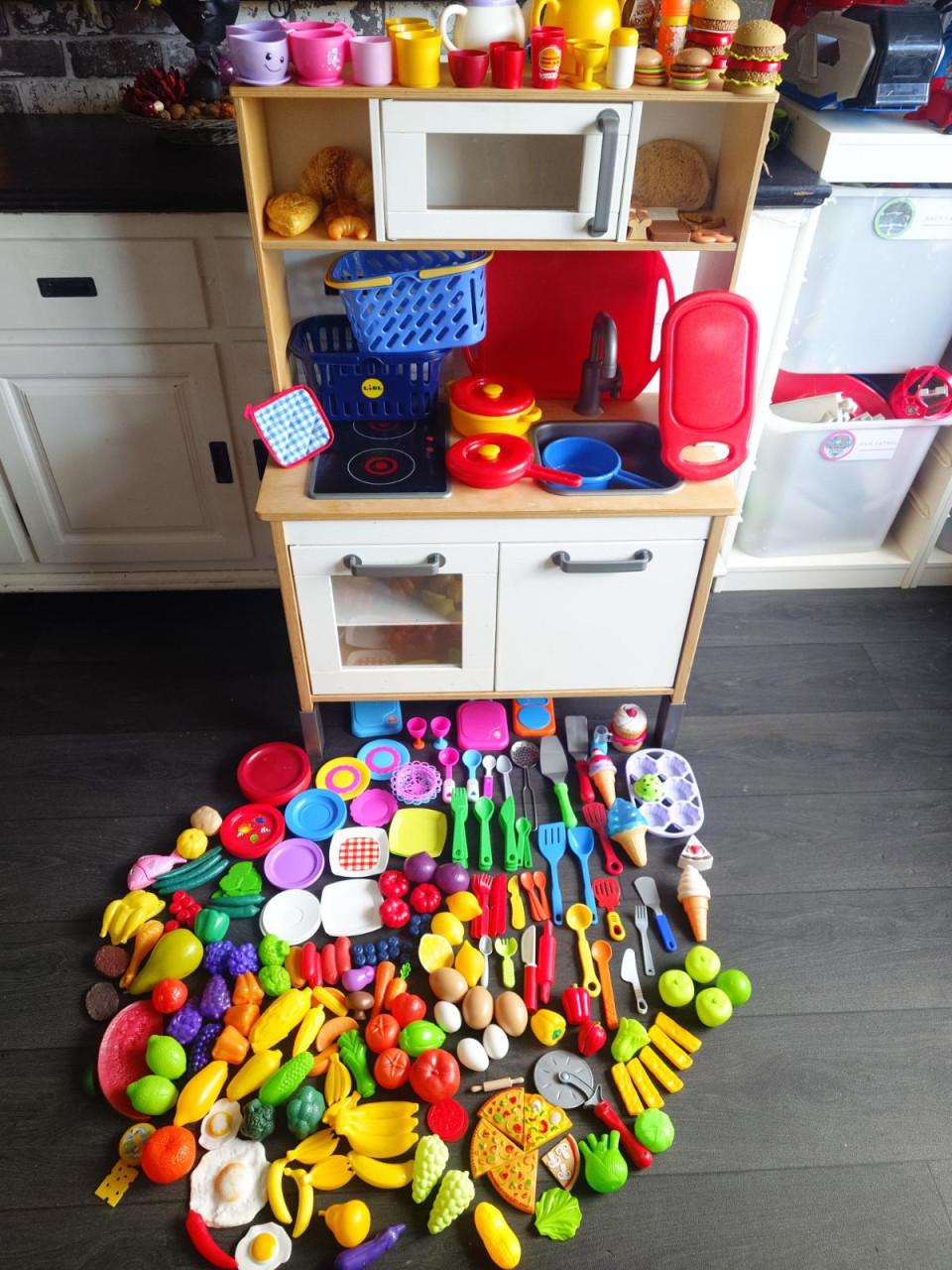 Speelkeuken Ikea Duktig + ca 200-delige accesoire set