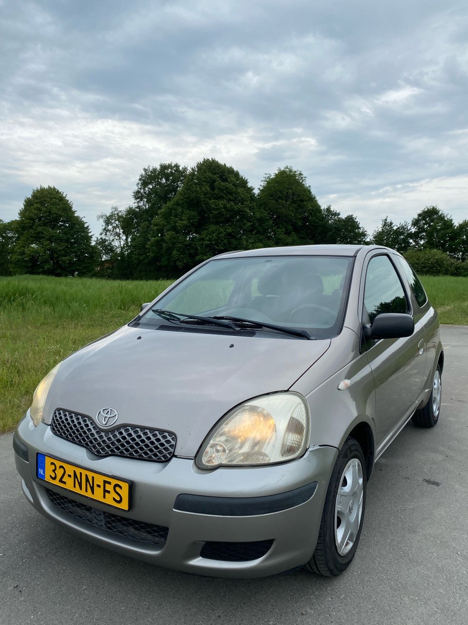 Toyota Yaris 1.0 16V Vvti 3DR 2004 Grijs
