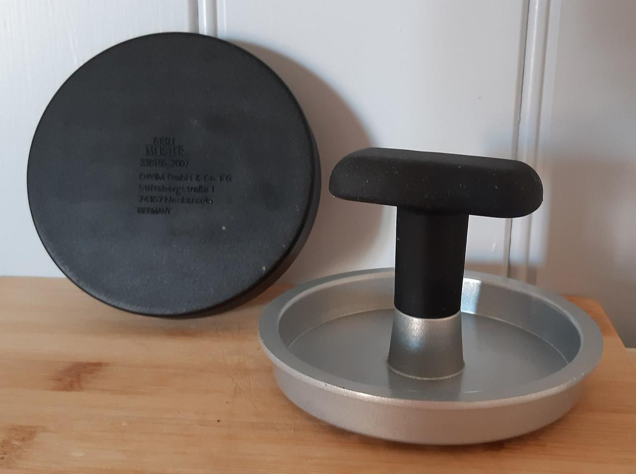 Barbeque hamburgerpers : GRILLMEISTER