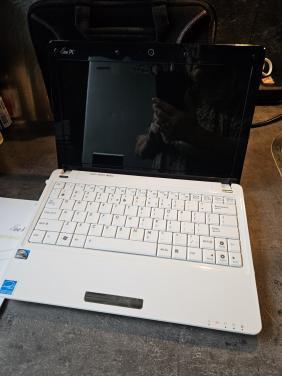 Prachtig werkend Asus Eee PC 1101HA wit netbook, mini laptop