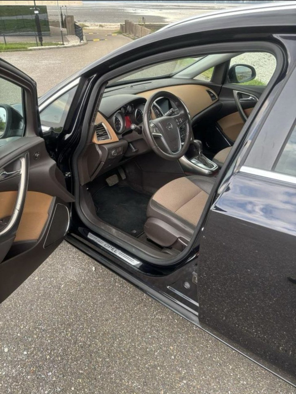 Luxe Opel Astra 1.6 Turbo Sports Tourer Automaat