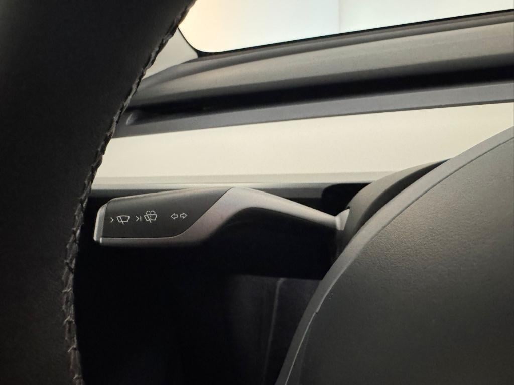 Tesla Model Y long range awd 75 kwh