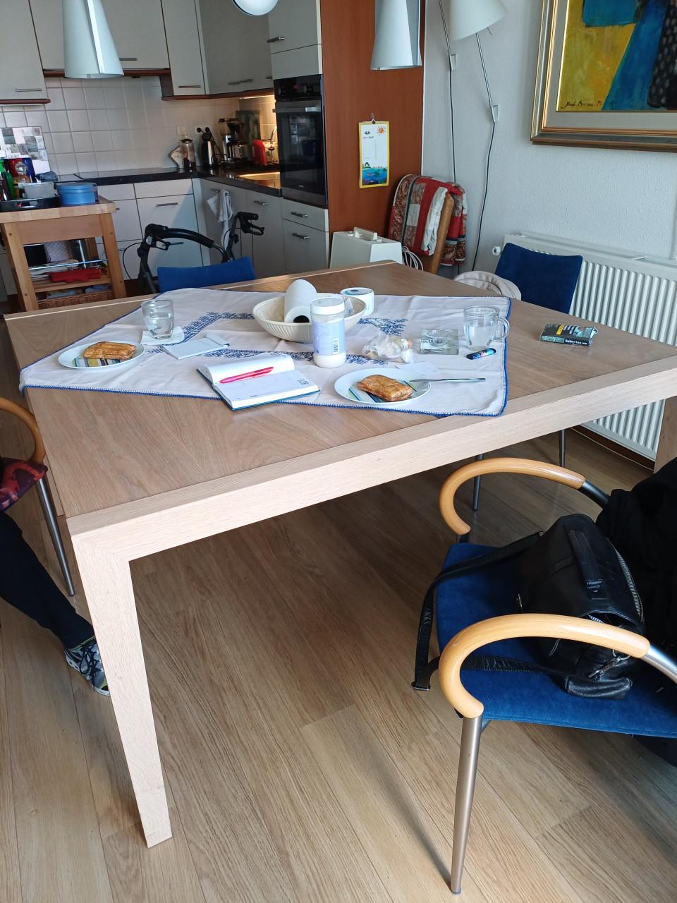 Tafel groot 150 bij 150
