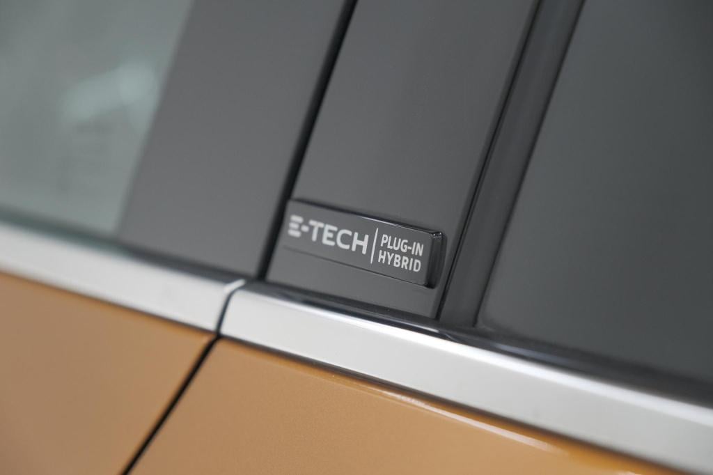 Renault Captur 1.6 e-tech plug-in hybrid 160 edition one | trekhaak | bose 