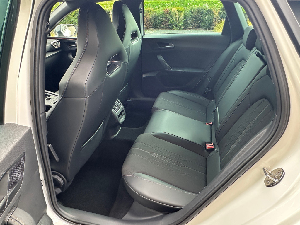 Cupra Leon Sportstourer 1.4 e-hybrid | led | 18 inch | extra getint glas | 