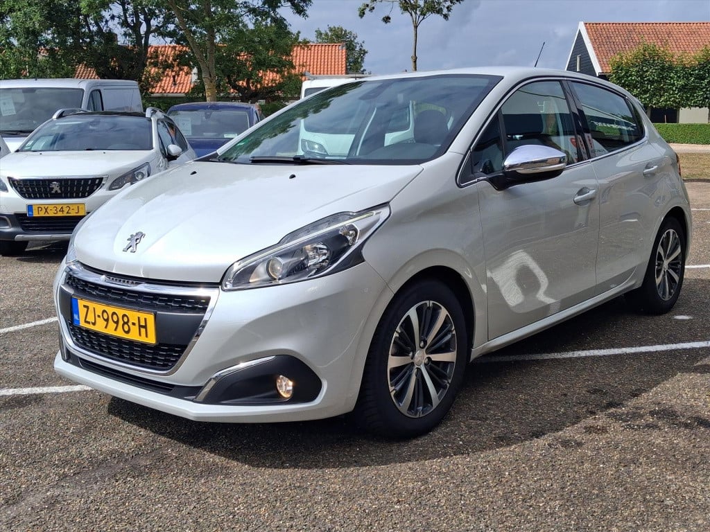 Peugeot 208 allure 1.2-110pk 5d (vol)automaat(eat6) navigatie | apple carpl