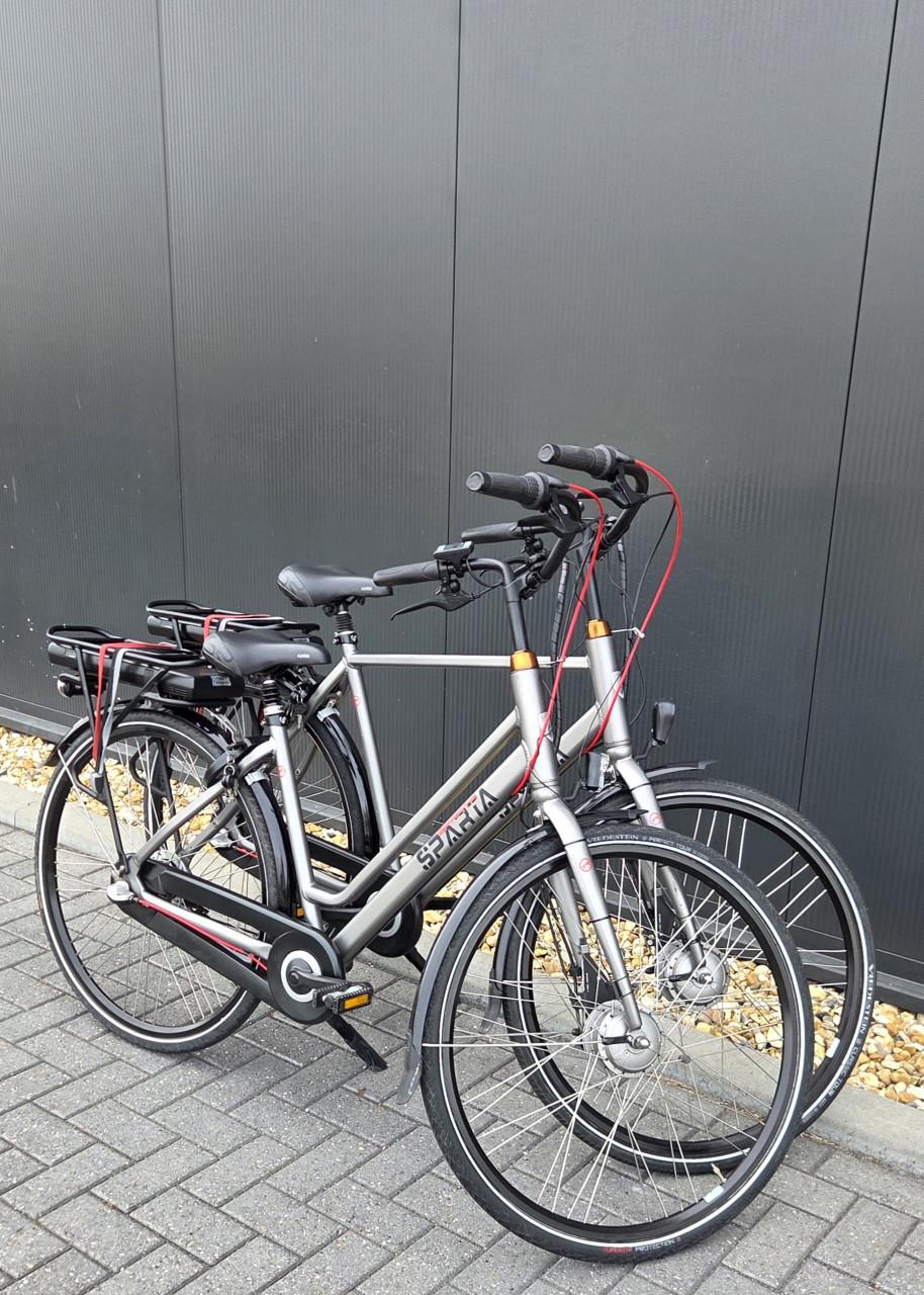 Mooie set Sparta E-Regular dames en herenfiets ebikes 53/57cm 418Wh